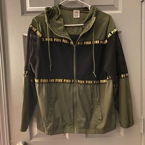 Hooded wind breaker jacket with mesh middle